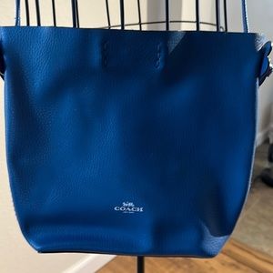 Coach crossover purse